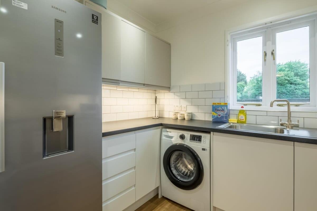 Lovely 1 Bed Apartment With Free Parking & Garden CBG Εξωτερικό φωτογραφία