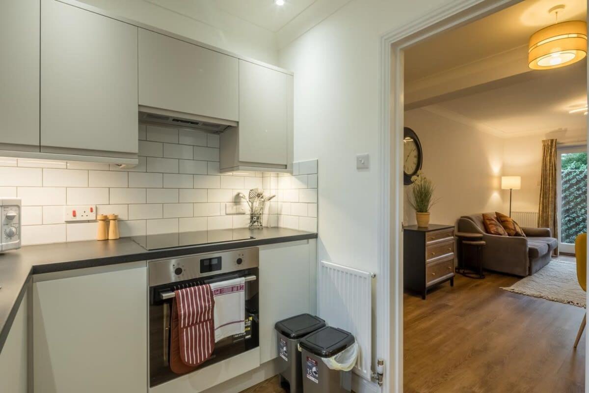 Lovely 1 Bed Apartment With Free Parking & Garden CBG Εξωτερικό φωτογραφία